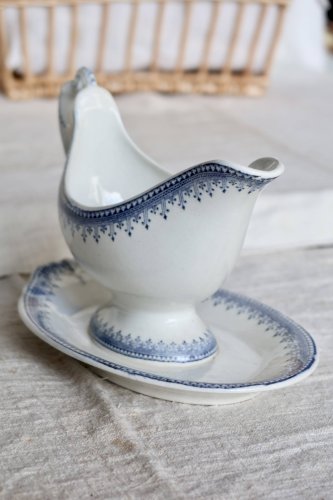 Saucière ancienne en terre de fer – Modèle Bordure