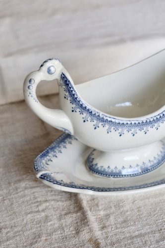 Saucière ancienne en terre de fer – Modèle Bordure