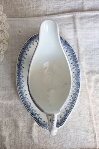 Saucière ancienne en terre de fer – Modèle Bordure