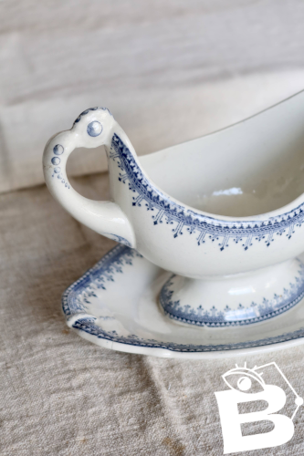 Saucière ancienne en terre de fer – Modèle Bordure