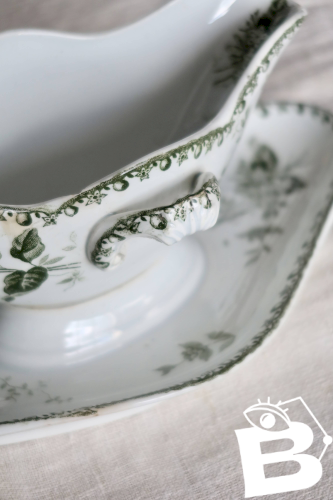 Saucière ancienne terre de fer Saint-Amand & Hamage - Modèle Caiffa