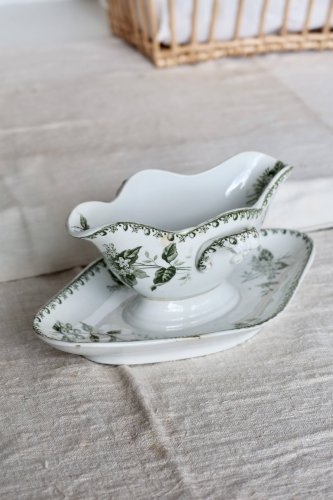 Saucière ancienne terre de fer Saint-Amand & Hamage - Modèle Caiffa