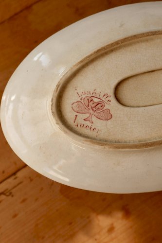 Saucière antique terre de fer rouge Lunéville modèle Lucien