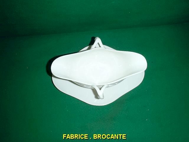 SAUCIERE EN PORCELAINE BLANCHE