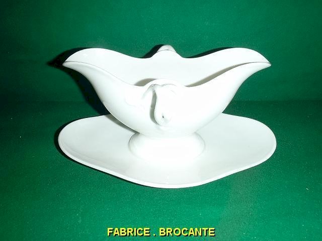 SAUCIERE EN PORCELAINE BLANCHE