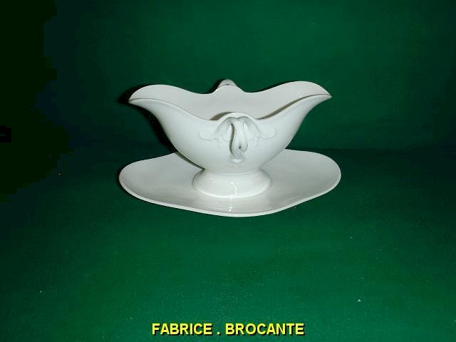 SAUCIERE EN PORCELAINE BLANCHE