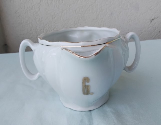 Saucière en porcelaine 