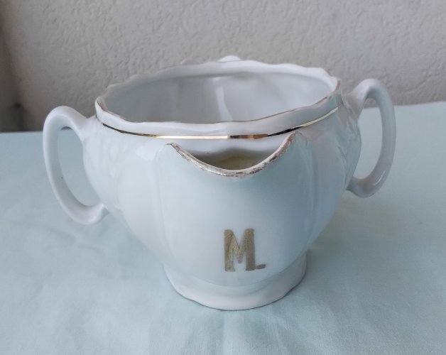 Saucière en porcelaine 