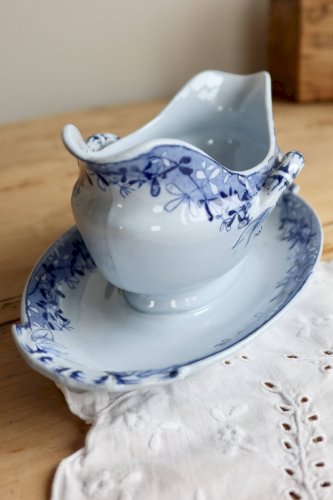 Saucière faïence anciennes Sarreguemines U&C modèle Mimosa bleu