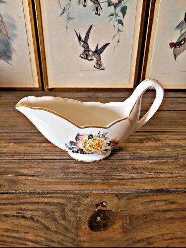 Saucière Gien Gardanne, roses couleur jaune, faïence vintage française