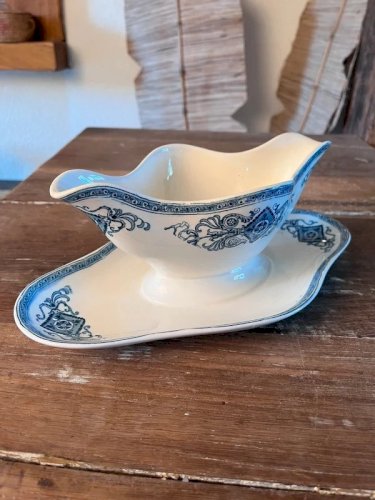 Saucière Longwy modèle Mansard