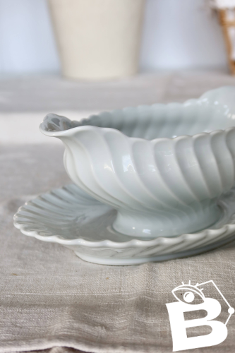 Saucière ovale vintage porcelaine blanche torsadée Limoges Haviland