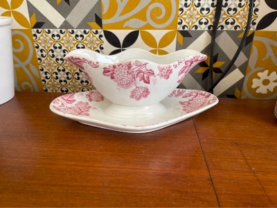 Saint Amand sauce boat
