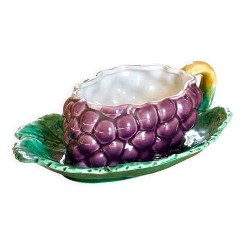 Saucière XIXe en barbotine de Sarreguemines, trompe-loeil raisin