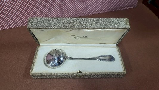 SUGAR SHAKER SILVER PLATED TEASPOON WITH MINERVE HALLMARK WEIGHING 60.31 GRAMS