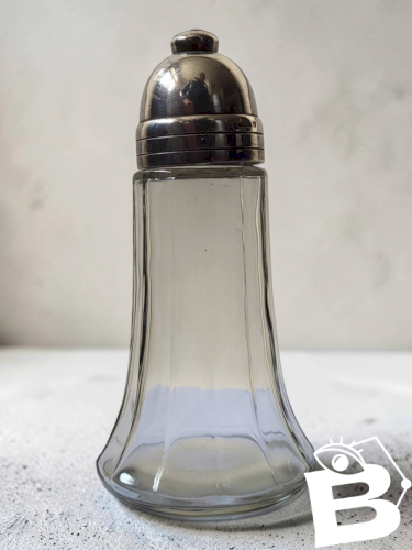Saupoudreuse en métal argenté Christofle