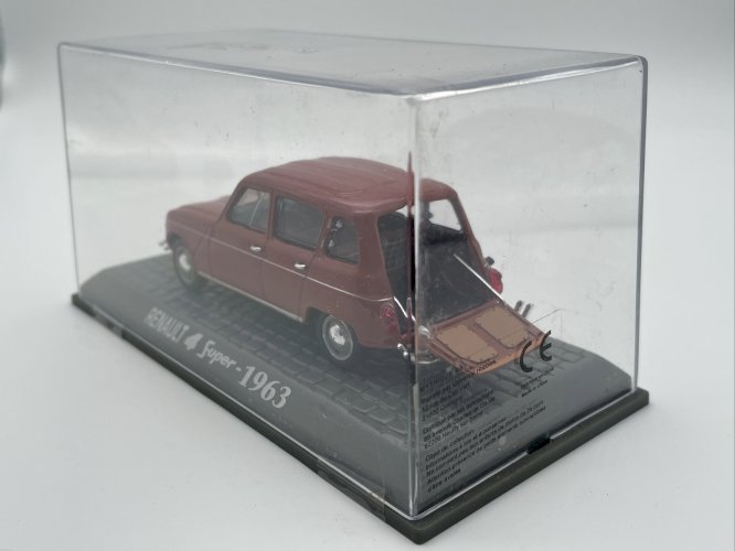  Renault 4 Super (1963) 1/43 Universal Hobbies