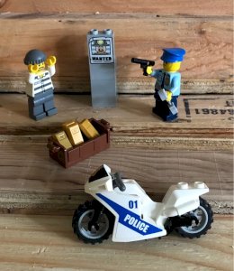 Scène Lego Le voleur et le policier