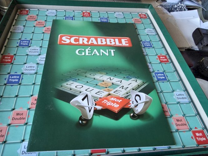 Scrabble Geant Fr Mattel - plateau géant alvéolé ..