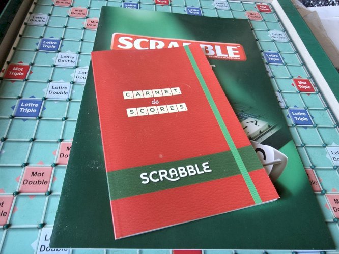 Scrabble Geant Fr Mattel - plateau géant alvéolé ..