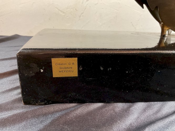 sculpture abstraite acier poisson sur roseau moderniste contemporain .