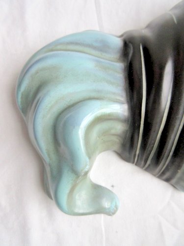 "Sculpture allemande Art Déco stylisée: Africaine en céramique signée Mendorf
