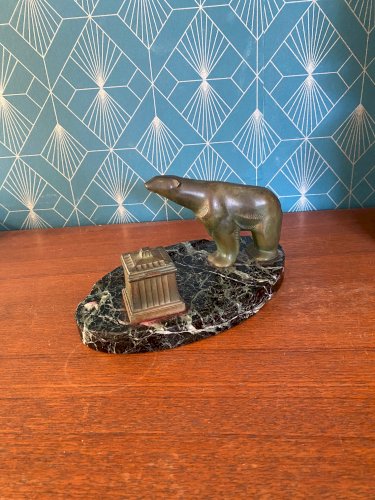 Sculpture animalière art déco, ours en régule, encrier et socle en marbre portor