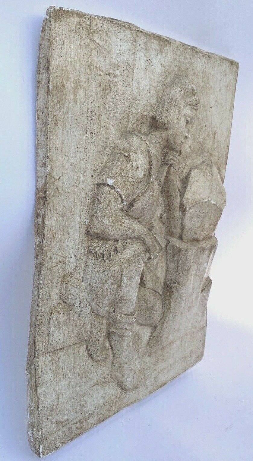 SCULPTURE BAS RELIEF PLATRE XXEME PATINE CREME SCULPTEUR M489