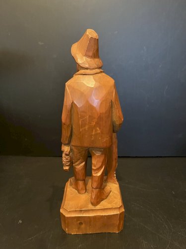 sculpture bois art populaire pecheur  breton signée A Peltié déco Bretagne