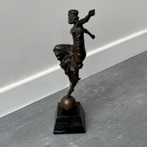 Sculpture danseuse Art Déco 1930 patine chocolatée socle marbre noir M3974