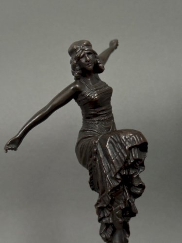 Sculpture danseuse Art Déco 1930 patine chocolatée socle marbre noir M3974