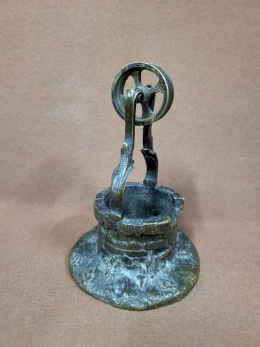 SCULPTURE D'UN PUITS EN BRONZE PYROGENE SUSSE FRERES LE FONDEUR