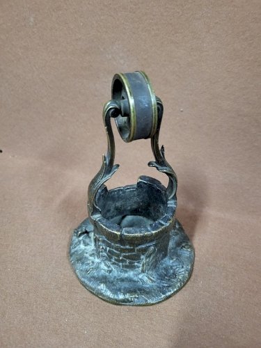 SCULPTURE D'UN PUITS EN BRONZE PYROGENE SUSSE FRERES LE FONDEUR