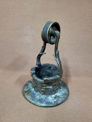 SCULPTURE D'UN PUITS EN BRONZE PYROGENE SUSSE FRERES LE FONDEUR