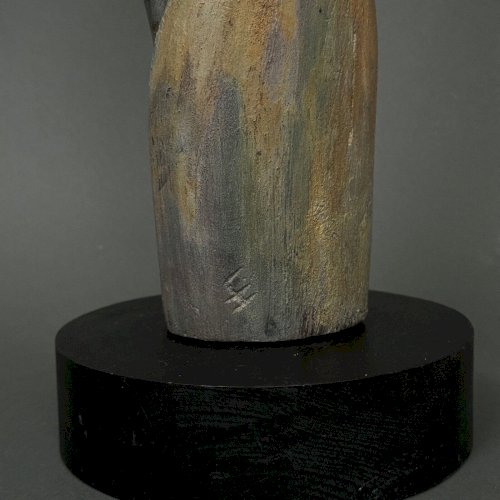 Sculpture en bois par Calin Hentea XXe femme à l'oiseau M3481