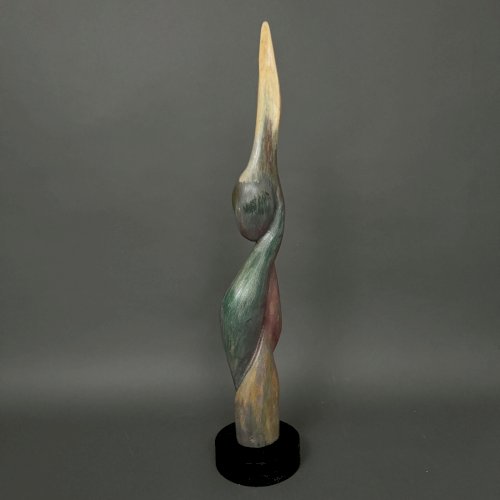 Sculpture en bois par Calin Hentea XXe femme à l'oiseau M3481