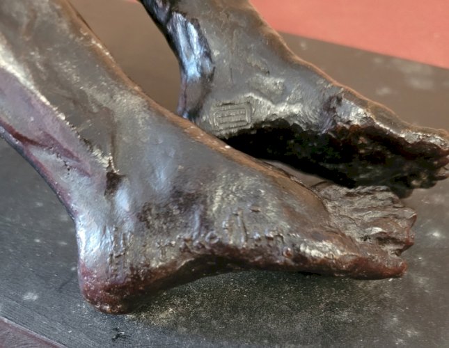Sculpture en bronze de Damien HERMELLIN : nu masculin allongé