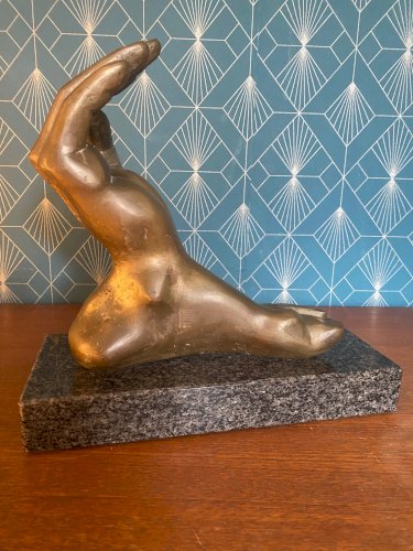 Sculpture en bronze début XXème. Pièce unique sur socle en marbre.