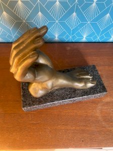 Sculpture en bronze début XXème. Pièce unique sur socle en marbre.