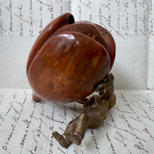 Sculpture en bronze d'un marin poussant une mangue en corozo début XIXe M4067