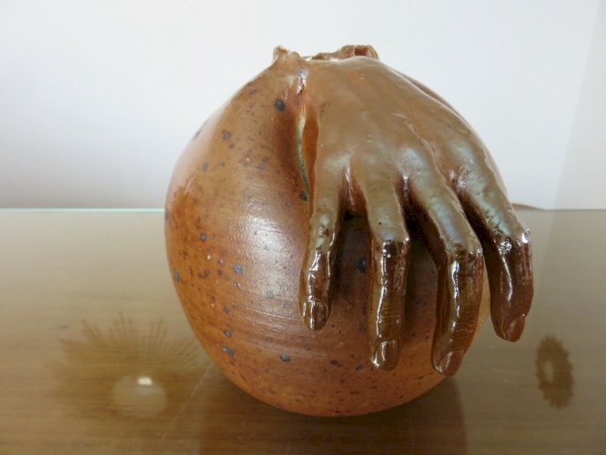 SCULPTURE EN GRES SIGNEE  JEF CONDON 1976. 