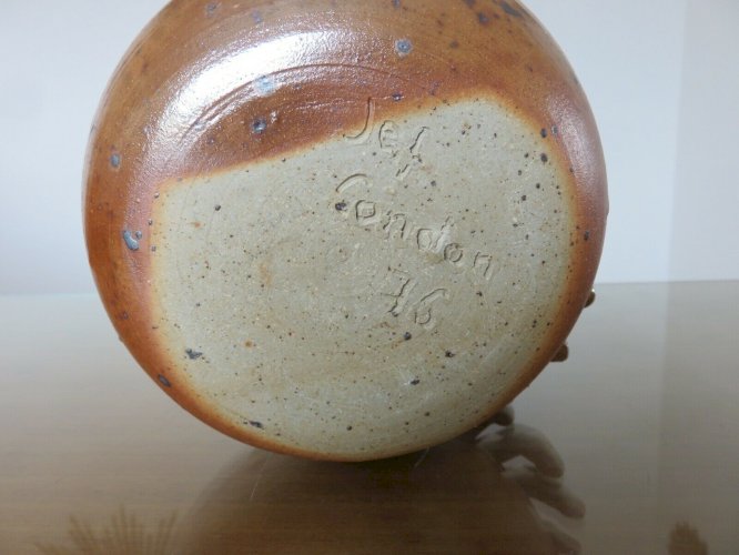 SCULPTURE EN GRES SIGNEE  JEF CONDON 1976. 