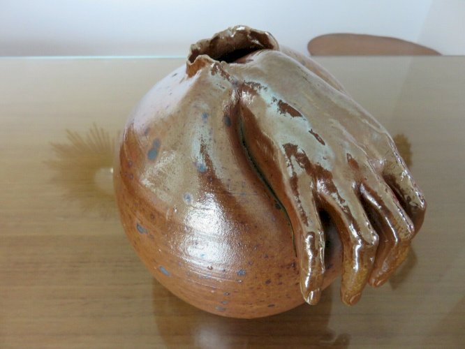 SCULPTURE EN GRES SIGNEE  JEF CONDON 1976. 