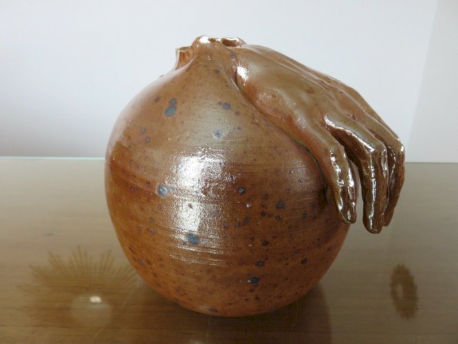 SCULPTURE EN GRES SIGNEE  JEF CONDON 1976. 
