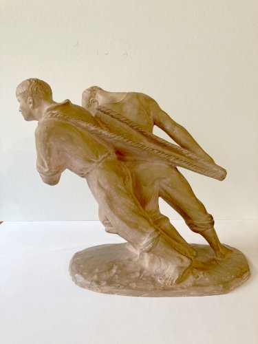 Sculpture en terre "Les haleurs", signée JC Guéro, années 1920-30