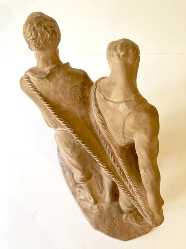 Sculpture en terre "Les haleurs", signée JC Guéro, années 1920-30