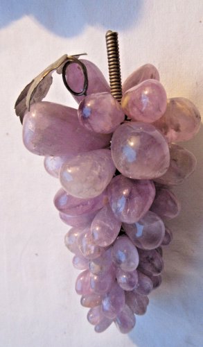 Sculpture en verre Art Déco, grappe de raisin aux grains mauve, violine, violet