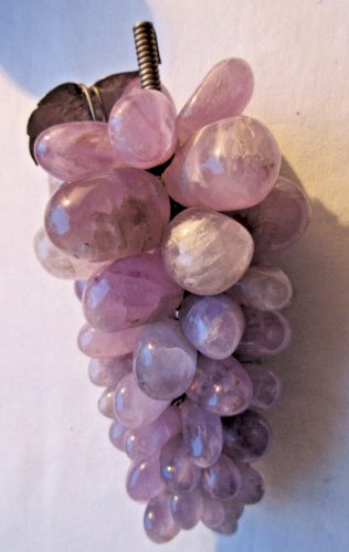 Sculpture en verre Art Déco, grappe de raisin aux grains mauve, violine, violet