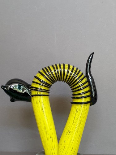 Sculpture en verre soufflé représentant un chat stylisé dans le style de Murano