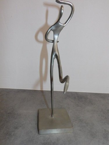SCULPTURE FEMME NUE EN ETAIN